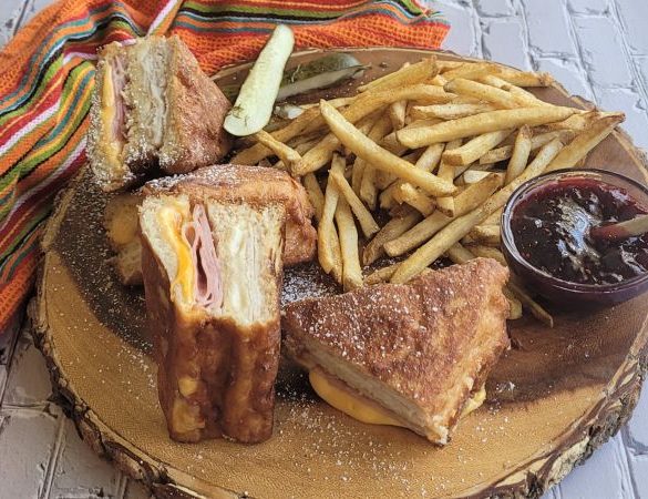 How to make Bennigan's Monte Cristo Sandwich