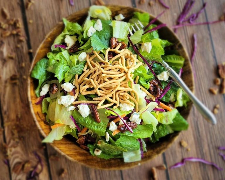 How to make Outback Steakhouse Blue Cheese Pecan Salad